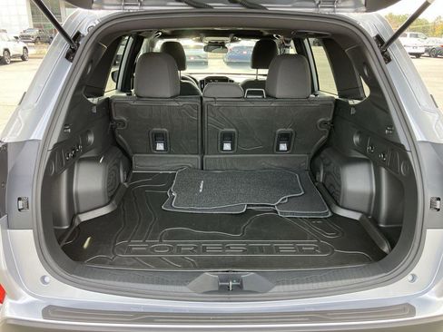 Used 2025 Subaru Forester Premium image 27
