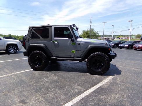 Used 2014 Jeep Wrangler Sport AWD/4WD image 3