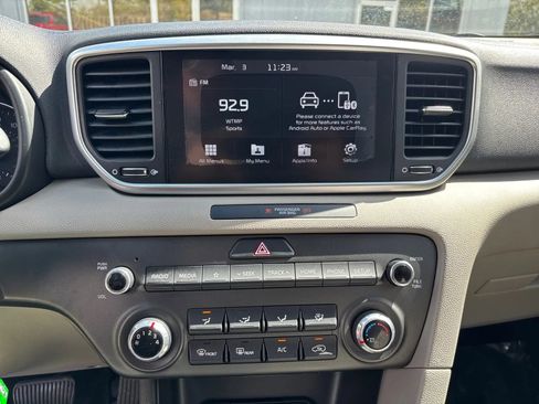 Used 2020 Kia Sportage LX FWD image 17
