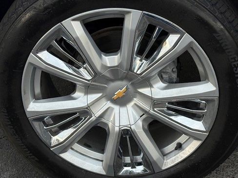 Certified 2024 Chevrolet Suburban High Country image 12