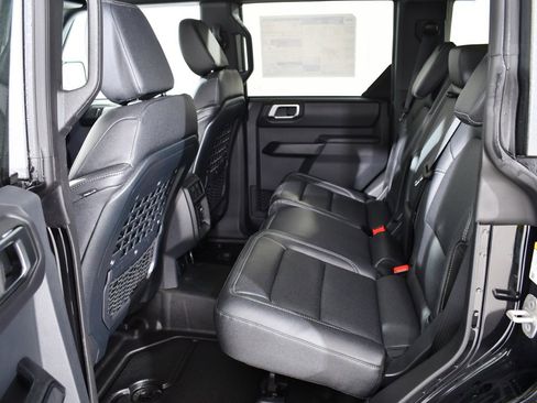 New 2025 Ford Bronco Badlands image 16