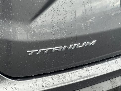 Used 2022 Ford Edge Titanium w/ Equipment Group 301A AWD/4WD image 27