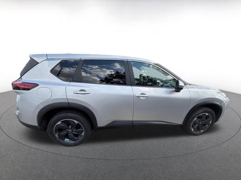 Used 2025 Nissan Rogue SV FWD image 8