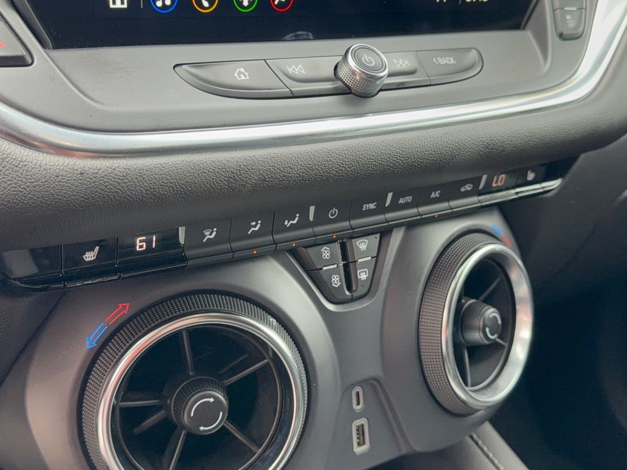 Certified 2025 Chevrolet Blazer LT FWD image 22