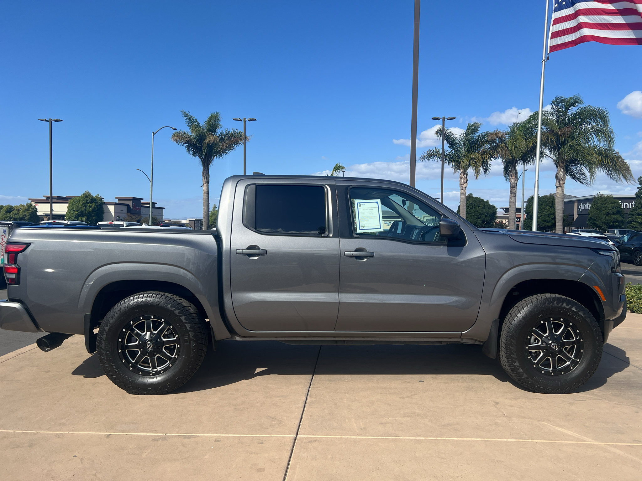 Used 2024 Nissan Frontier SV w/ SV Convenience Package RWD image 4