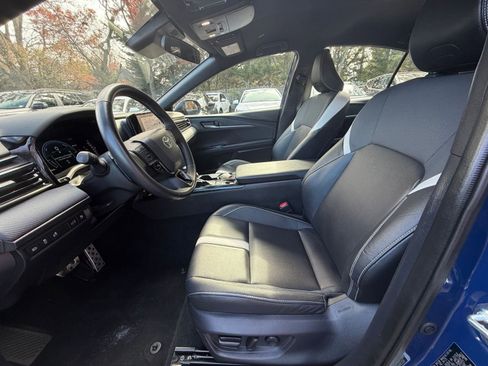 Used 2025 Toyota Camry SE image 27