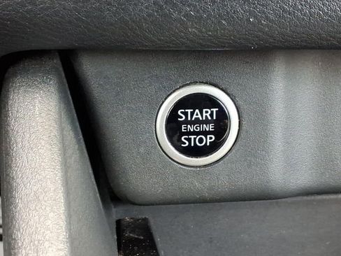 Used 2021 Nissan Rogue SV FWD image 26