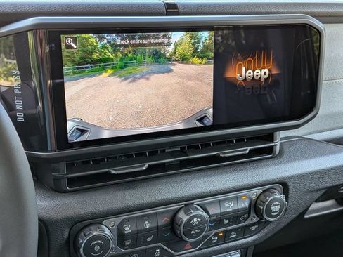 New 2026 Jeep Gladiator Sport AWD/4WD image 22