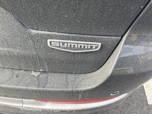 Used 2022 Jeep Grand Cherokee Summit w/ Luxury Tech Group V image 9