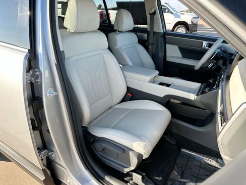 Used 2025 Hyundai Santa Fe SEL image 24