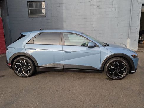 Used 2024 Hyundai Ioniq 5 SEL AWD/4WD image 2