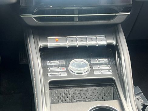 Used 2024 Lincoln Nautilus Reserve w/ Equipment Group 202A image 19