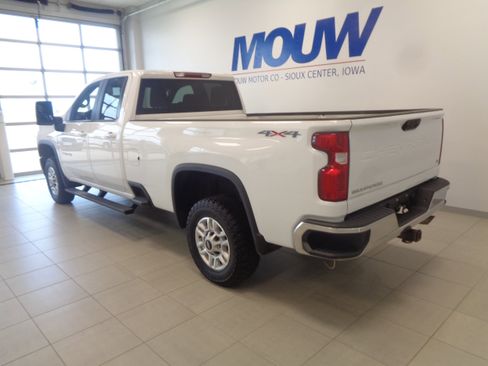 Used 2020 Chevrolet Silverado 2500 LT w/ Convenience Package AWD/4WD image 5