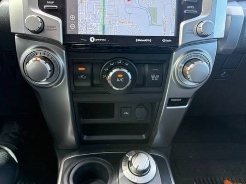 Used 2020 Toyota 4Runner SR5 AWD/4WD image 24