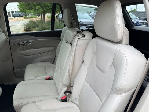 Used 2022 Volvo XC90 T5 Momentum w/ Protection Package Premier AWD/4WD image 36