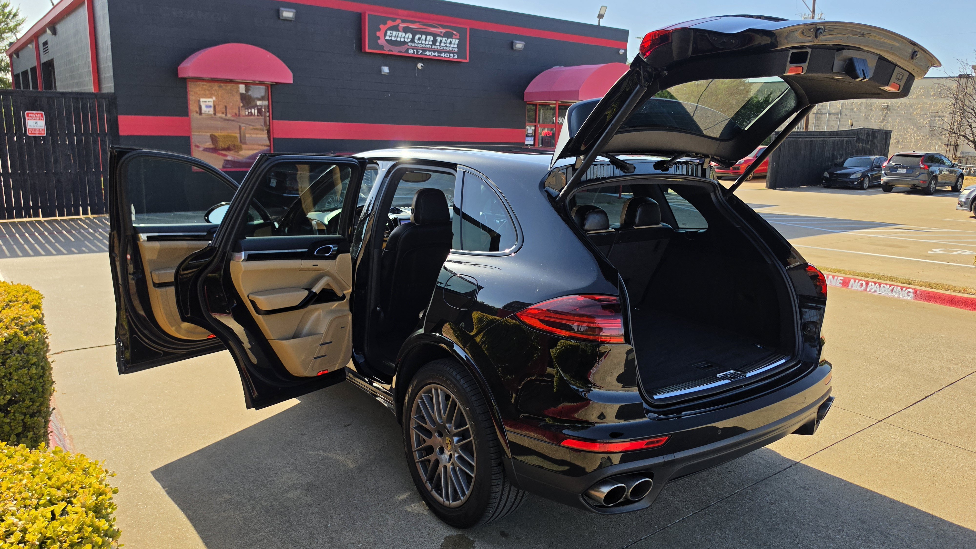Used 2017 Porsche Cayenne S Platinum w/ Premium Package (PJW) AWD/4WD image 21