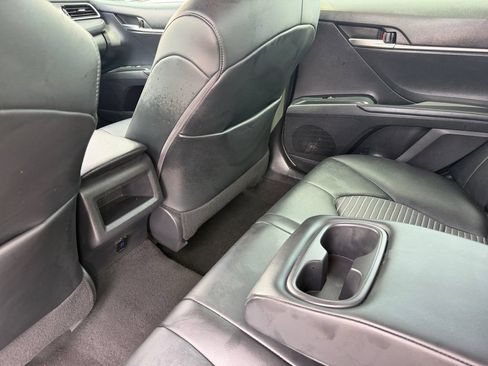 Used 2020 Toyota Camry SE FWD image 15