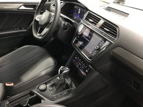 Used 2022 Volkswagen Tiguan SE AWD/4WD image 49