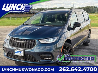 Used 2025 Chrysler Pacifica Limited