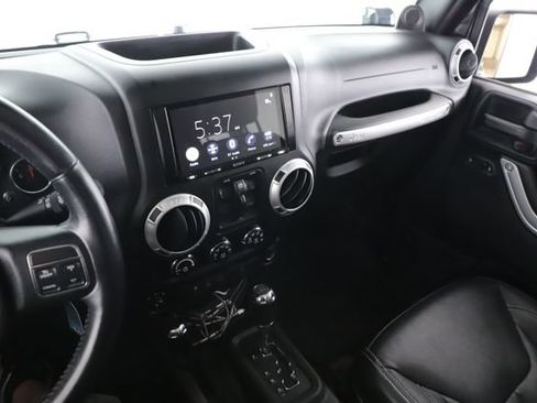 Used 2014 Jeep Wrangler Unlimited Sahara w/ Connectivity Group AWD/4WD image 21