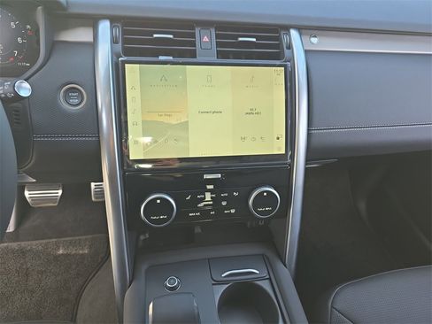 New 2026 Land Rover Discovery Limited Edition image 22