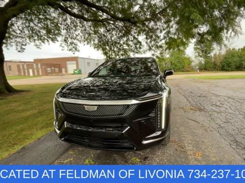 Used 2025 Cadillac Optiq Luxury 2 AWD/4WD image 4
