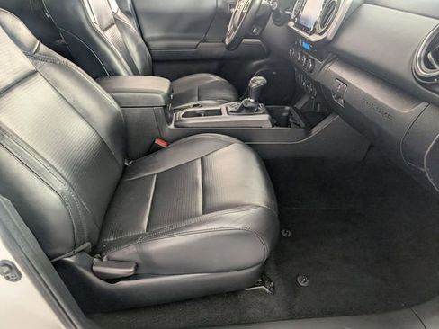 Used 2023 Toyota Tacoma TRD Sport w/ TRD Premium Sport Package AWD/4WD image 32
