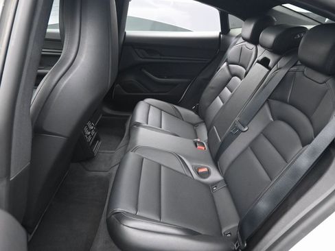Used 2022 Porsche Taycan image 26