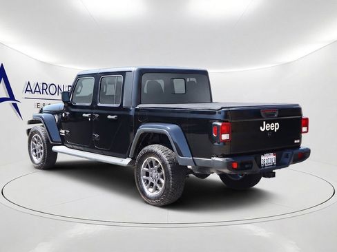 Used 2020 Jeep Gladiator Overland w/ Trailer Tow Package AWD/4WD image 7