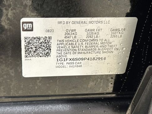 Used 2023 Chevrolet Bolt LT w/ Infotainment Package FWD image 27