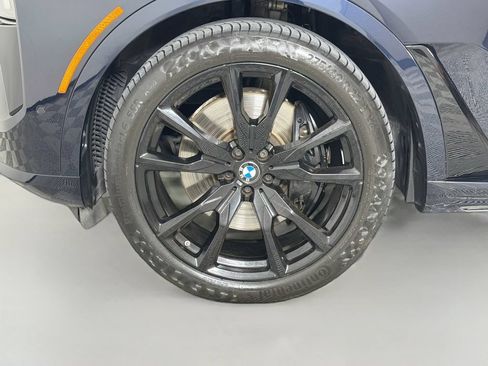 Used 2023 BMW X7 xDrive40i w/ M Sport Package AWD/4WD image 33