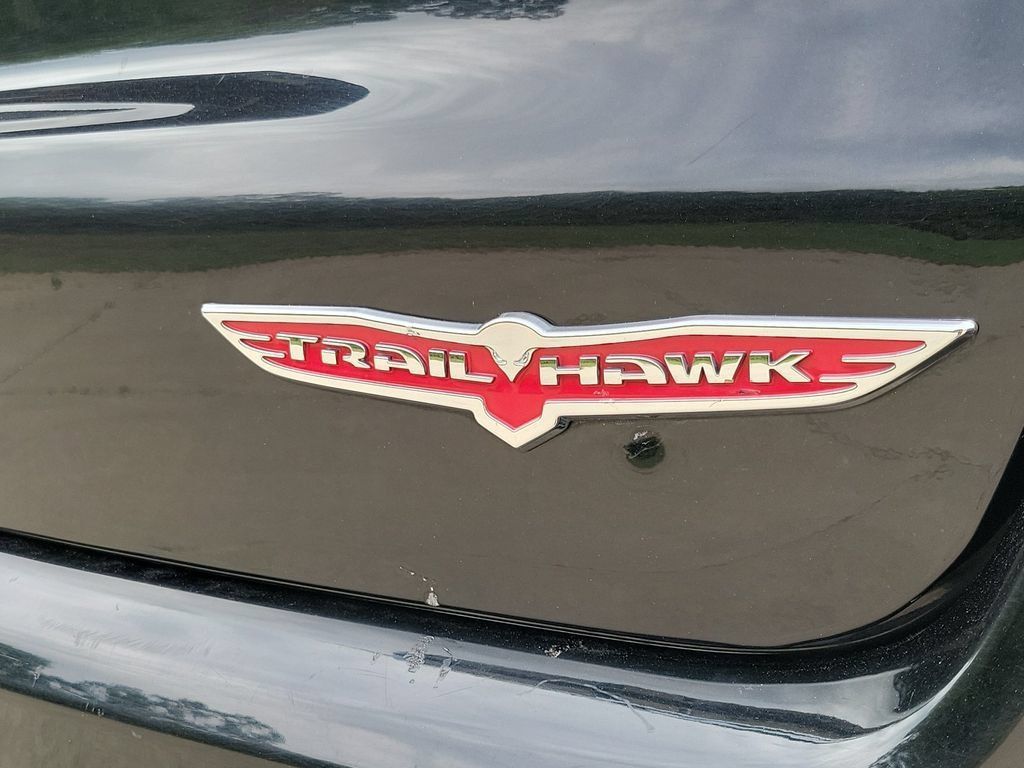 Used 2018 Jeep Compass Trailhawk w/ Leather Interior Group AWD/4WD image 6