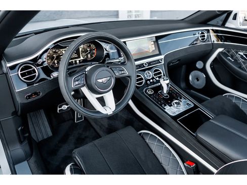 Used 2024 Bentley Continental GT Speed image 25