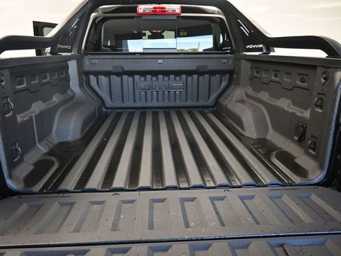 Used 2025 GMC Canyon AT4 w/ Nightfall Edition AWD/4WD image 19