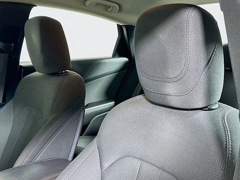 Used 2016 Chrysler 200 Limited image 19