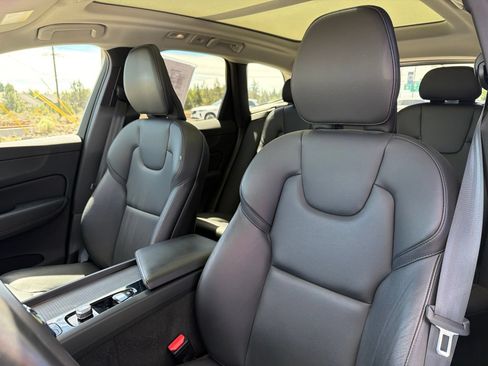 Used 2024 Volvo XC60 B5 Core w/ Protection Package Premier AWD/4WD image 19