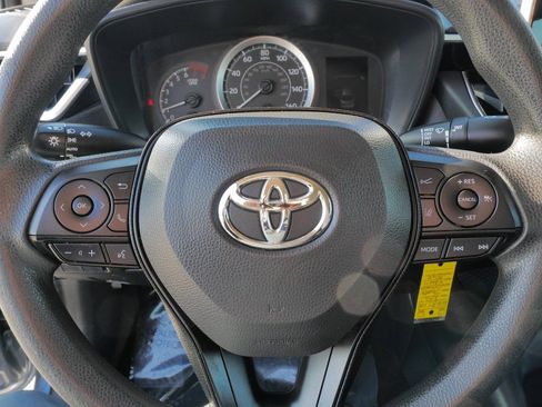Used 2021 Toyota Corolla LE image 23