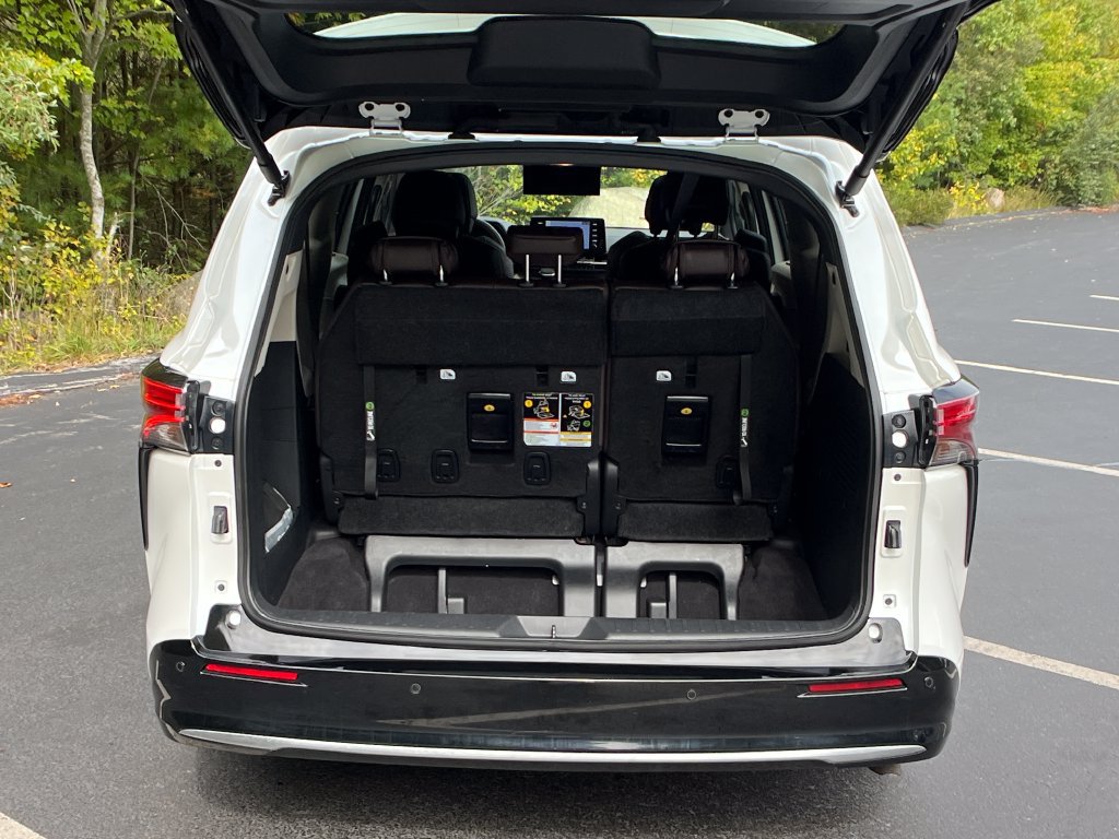 Certified 2024 Toyota Sienna Platinum AWD/4WD image 26