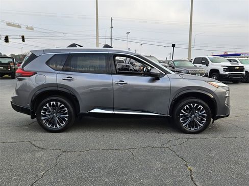 New 2026 Nissan Rogue Platinum image 13