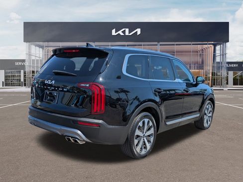 Certified 2022 Kia Telluride EX w/ EX Premium Package AWD/4WD image 4