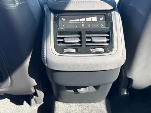 New 2026 Volvo XC90 B6 Ultra w/ Protection Package image 16