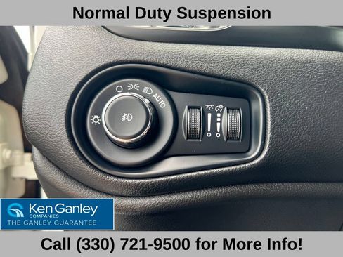 Used 2023 Jeep Renegade Latitude w/ Premium Group AWD/4WD image 29