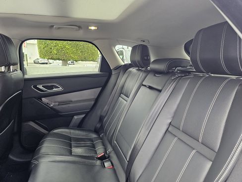 Used 2019 Land Rover Range Rover Velar S image 8
