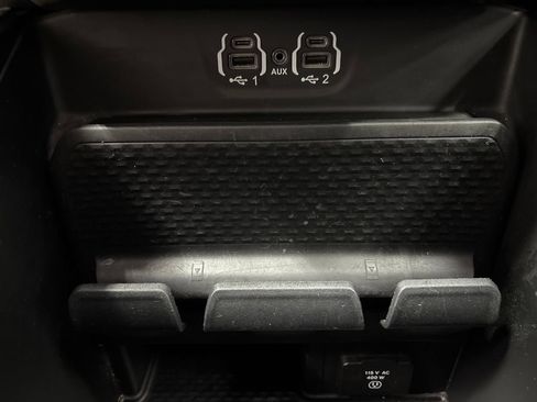 Used 2022 RAM 1500 Laramie AWD/4WD image 28