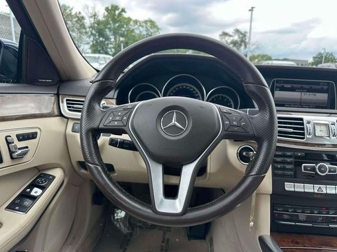 Used 2014 Mercedes-Benz E 350 4MATIC Sedan image 14
