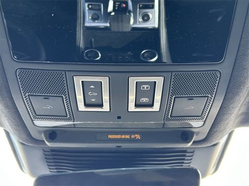 Used 2024 Jaguar F-PACE R-Dynamic S image 19