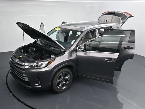 Used 2019 Toyota Highlander Limited Platinum AWD/4WD image 37