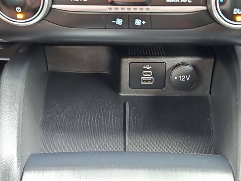 Used 2025 Ford Escape ST-Line AWD/4WD image 19