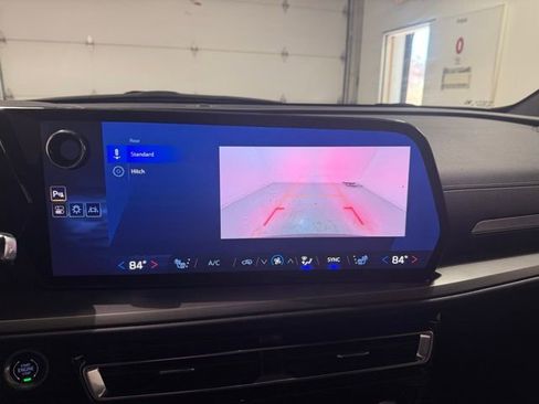 Certified 2025 Chevrolet Traverse LT image 20