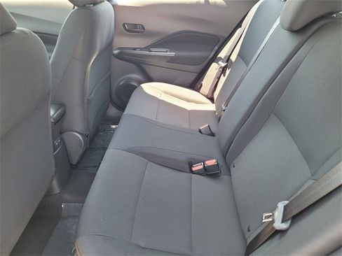 New 2025 Nissan Kicks Play S image 6